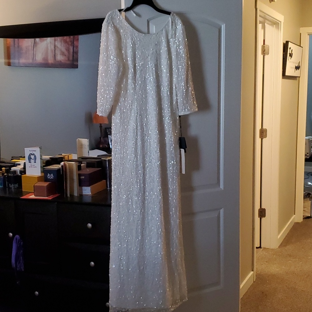 Brand new Adrian Papell  ivory dress